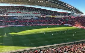 2-0！开场破门+补时补刀 核心+中卫双双伤退 13.1亿豪门17场不败